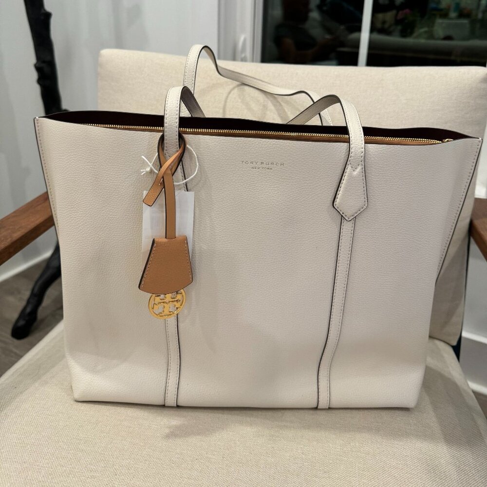 Tory Burch Perry Tote in White New With Tags Great Condition